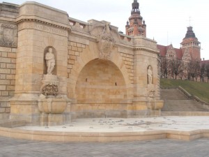 Stettin - Brunnen Hakenterrasse Copyright by Conti-Reisen