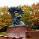 Chopin Denkmal im Lazienki Park (C) Conti-Reisen