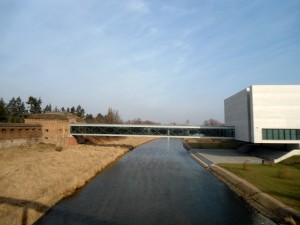 Dominsel Posen mit Porta Posnania (C) Conti-Reisen