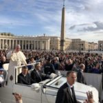 Papst auf dem Petersplatz (C) DOMRADIO.DE